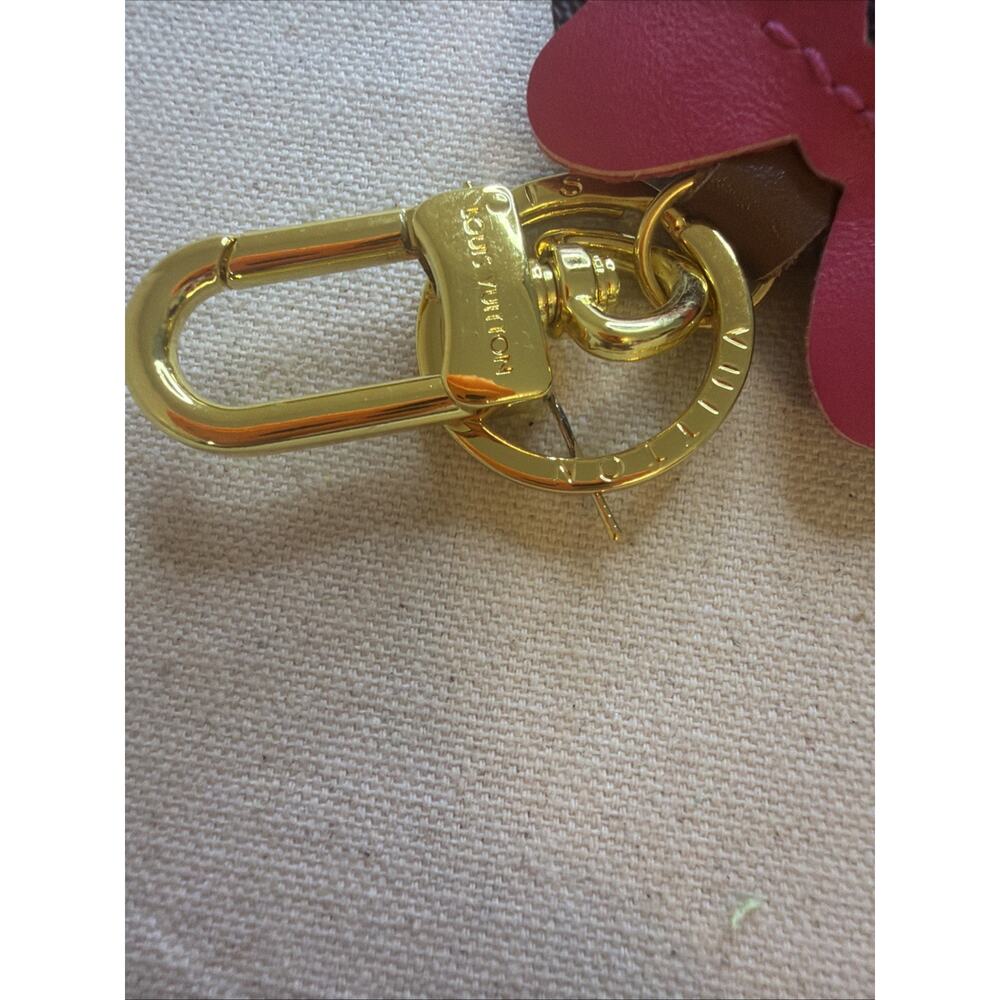 Upcycled Luxury Female Teddy Bear w/Hot Pink Bow Key Ring - Picture 3 of 3